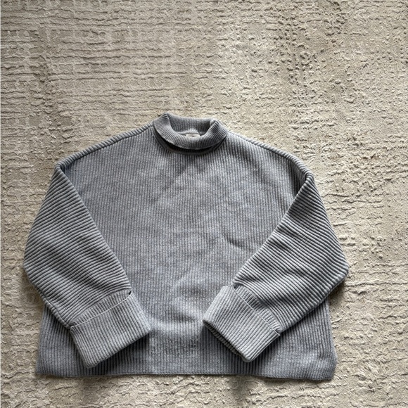 Gray Ribbed Sweater - Picture 2 of 4